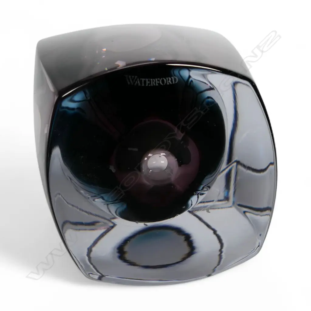 A Waterford crystal amethyst Metra vase, Image 1++