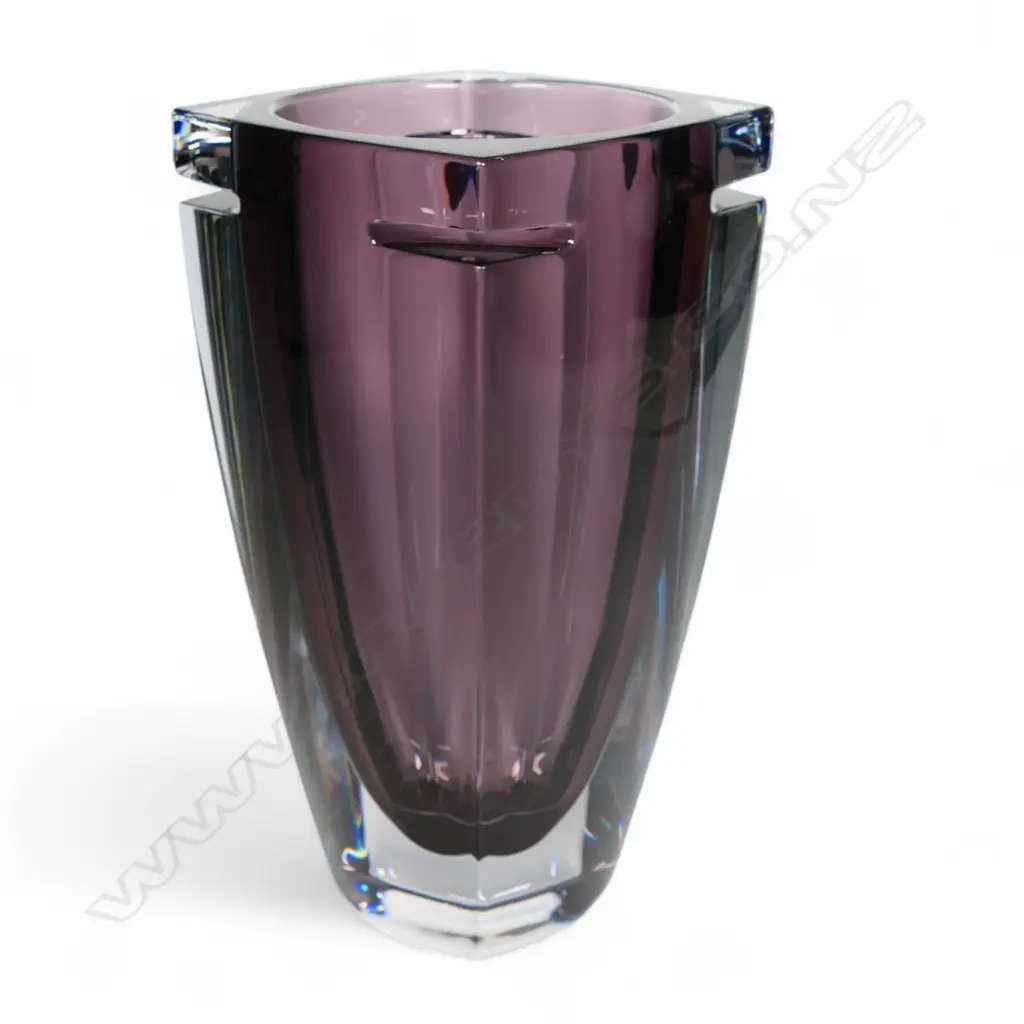A Waterford crystal amethyst Metra vase, Image 1++