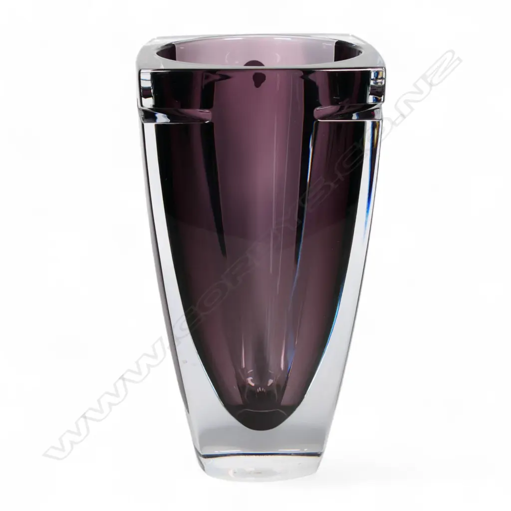 A Waterford crystal amethyst Metra vase, Image 1++