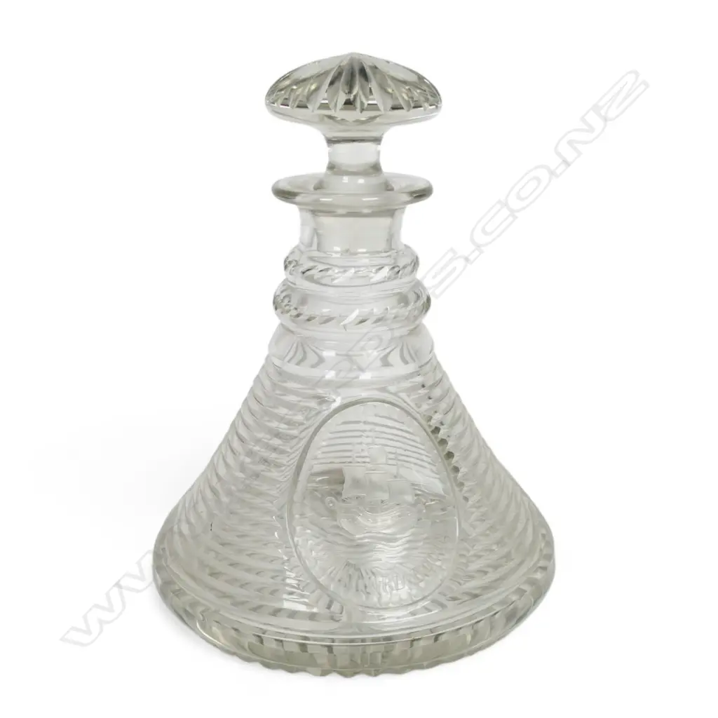 A crystal ship's decanter, Image 1++