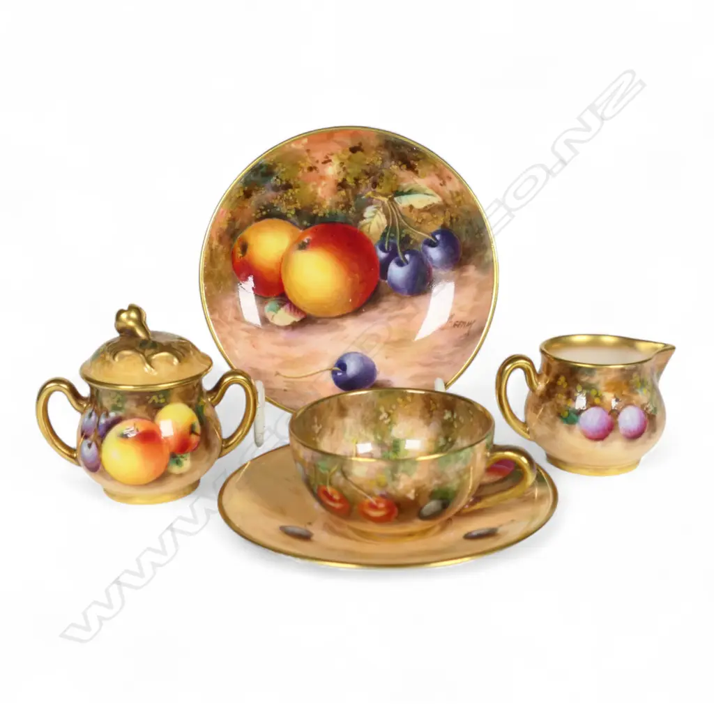 A Royal Worcester miniature set, Image 1++