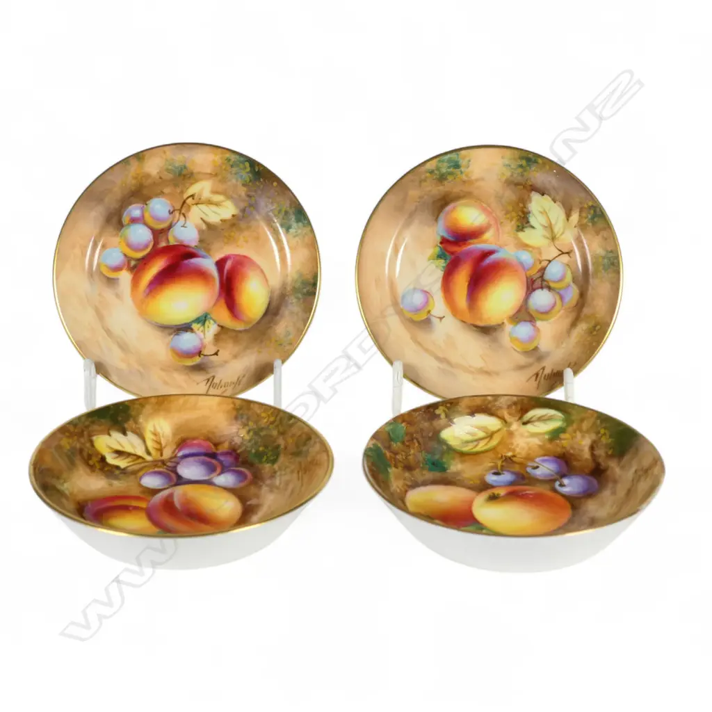 Royal Worcester miniature plates, Image 1++