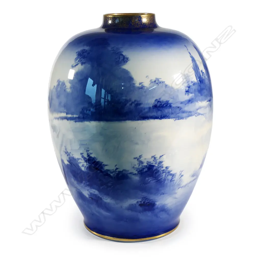 A large Royal Doulton 'Blue Children' vase, Image 1++
