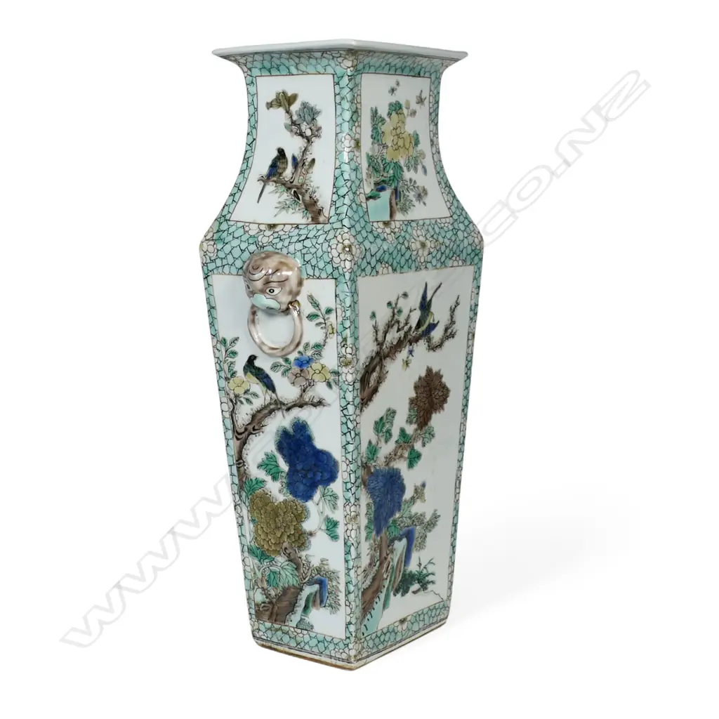 A Chinese fine quality porcelain tall vase, Image 1++