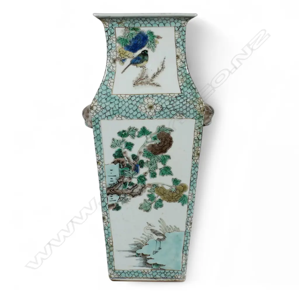 A Chinese fine quality porcelain tall vase, Image 1++