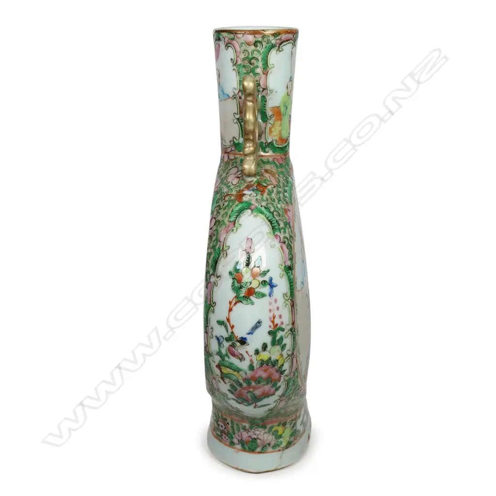 An late 19thC Chinese famille rose moon flask vase, Image 1++