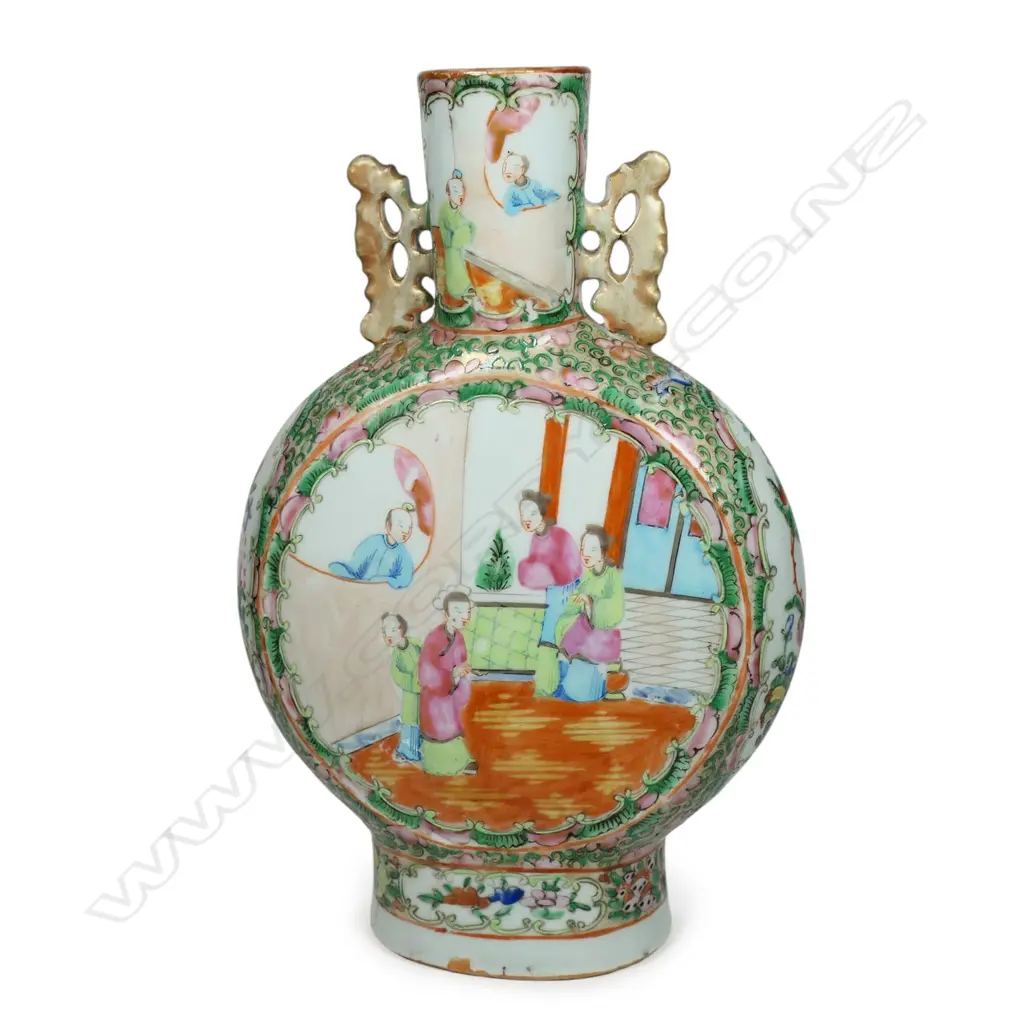 An late 19thC Chinese famille rose moon flask vase, Image 1++