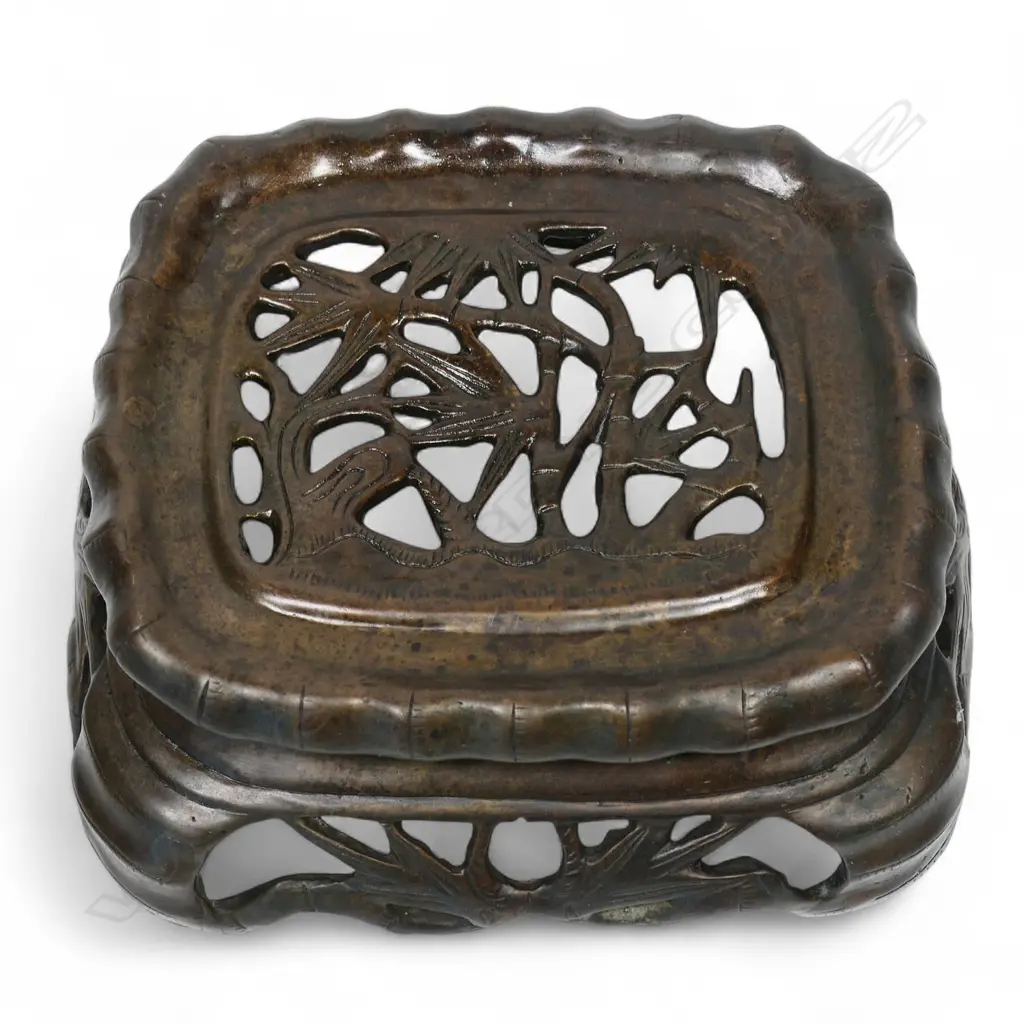 A Meiji period bronze koro (censor), Image 1++