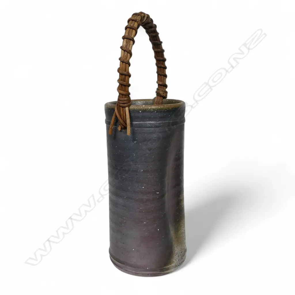 A vintage Japanese Bizen pottery cylinder vase, Image 1++