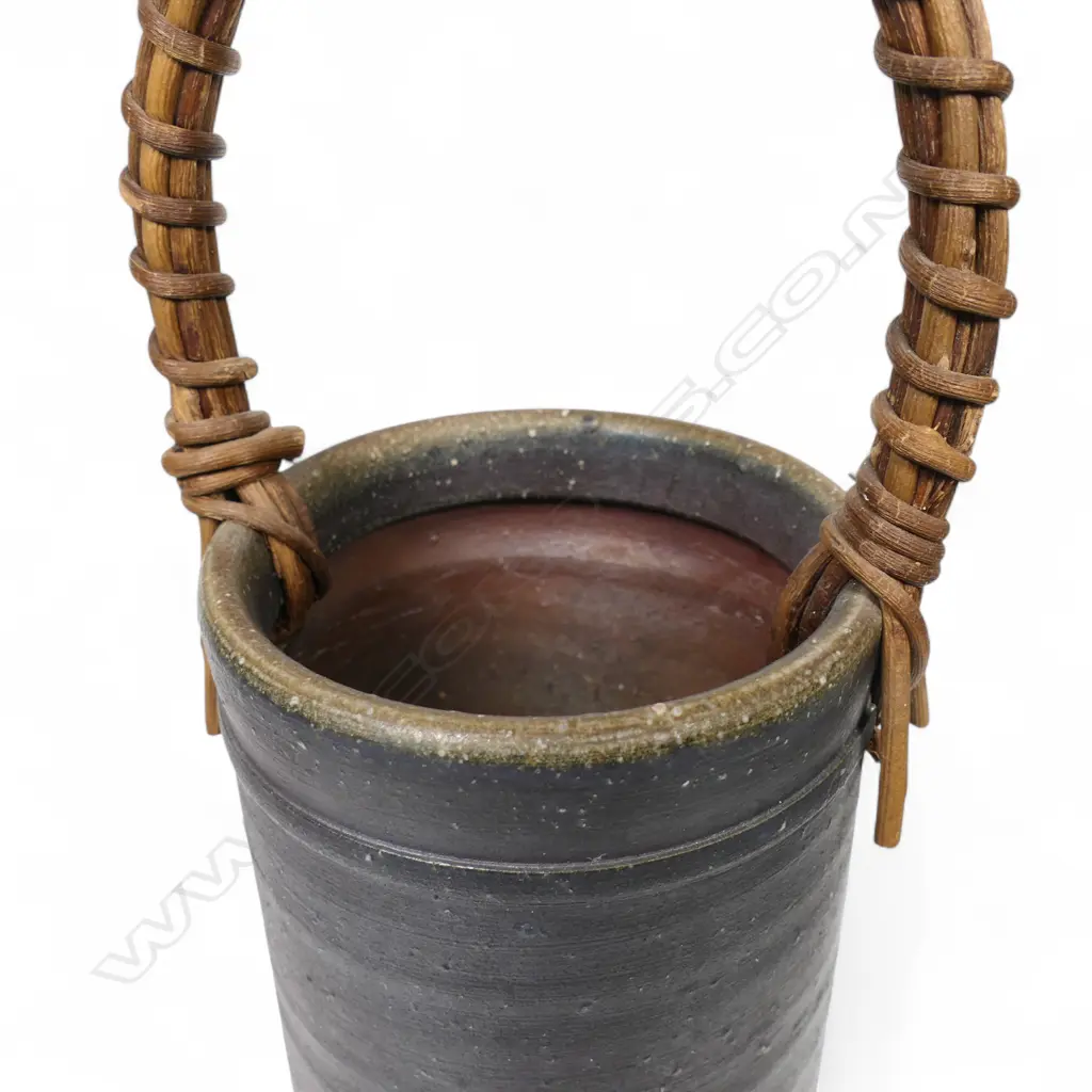 A vintage Japanese Bizen pottery cylinder vase, Image 1++