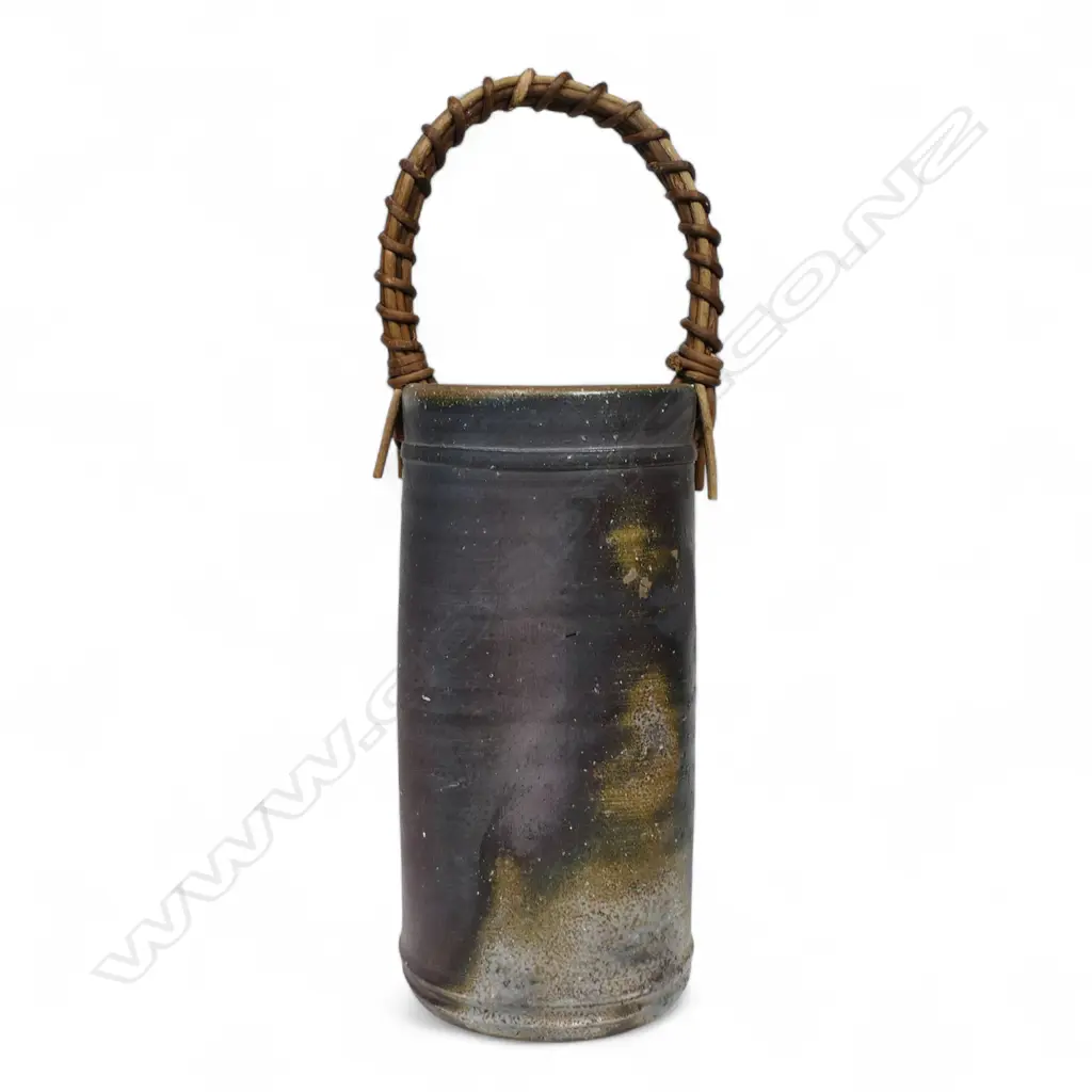 A vintage Japanese Bizen pottery cylinder vase, Image 1++