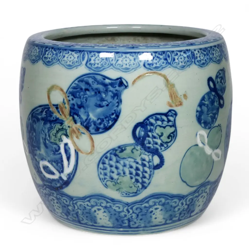 An old Japanese Imari hibachi, Image 1++