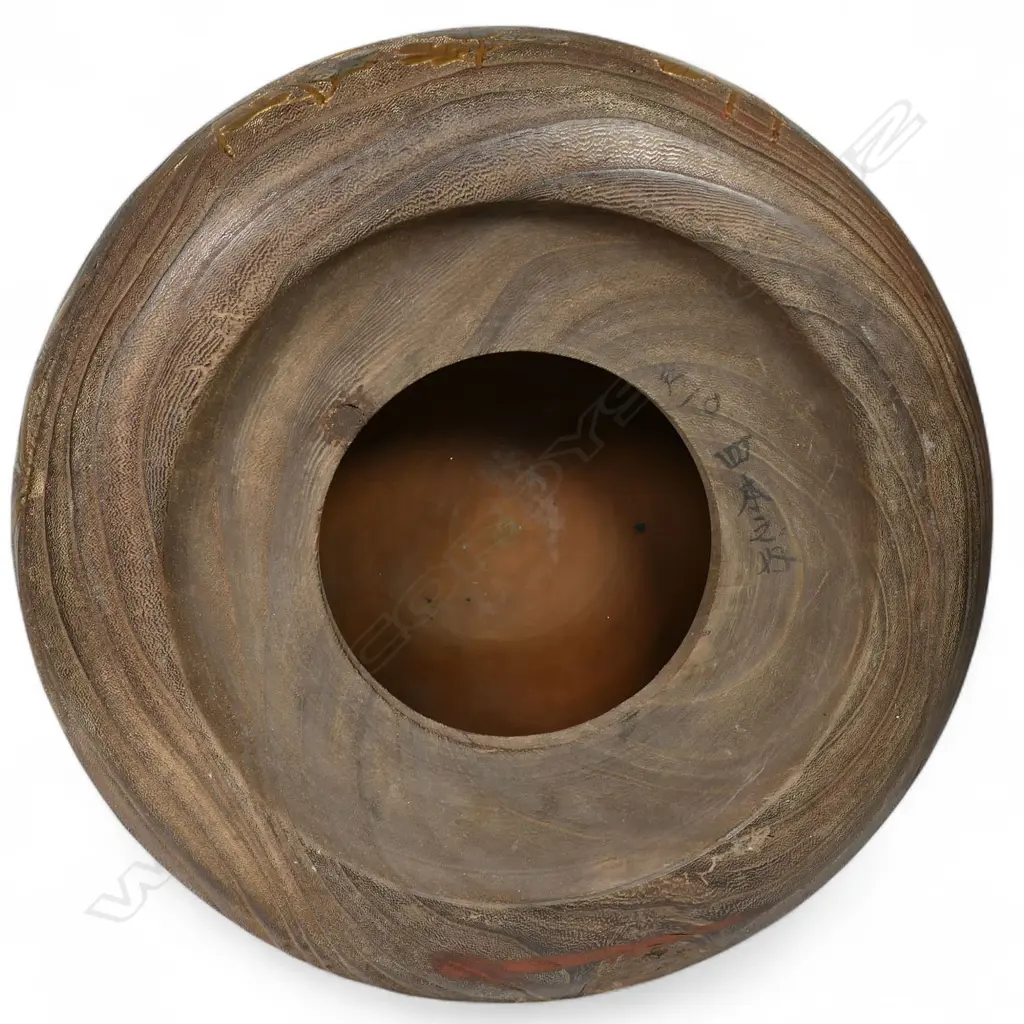 A Japanese Meiji period paulownia wood decorative hibachi, Image 1++