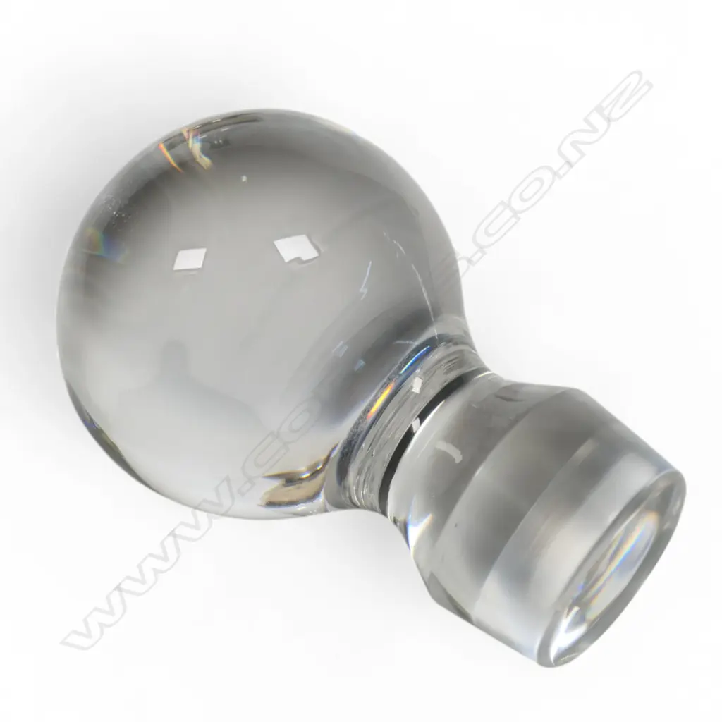 An early 21stC silver and glass decanter, Image 1++