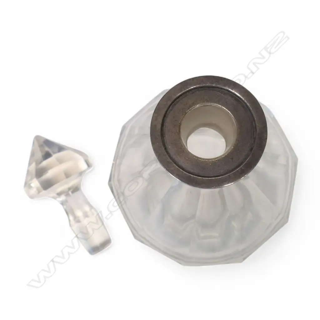 A small 1920's 0800 silver and crystal decanter, Image 1++