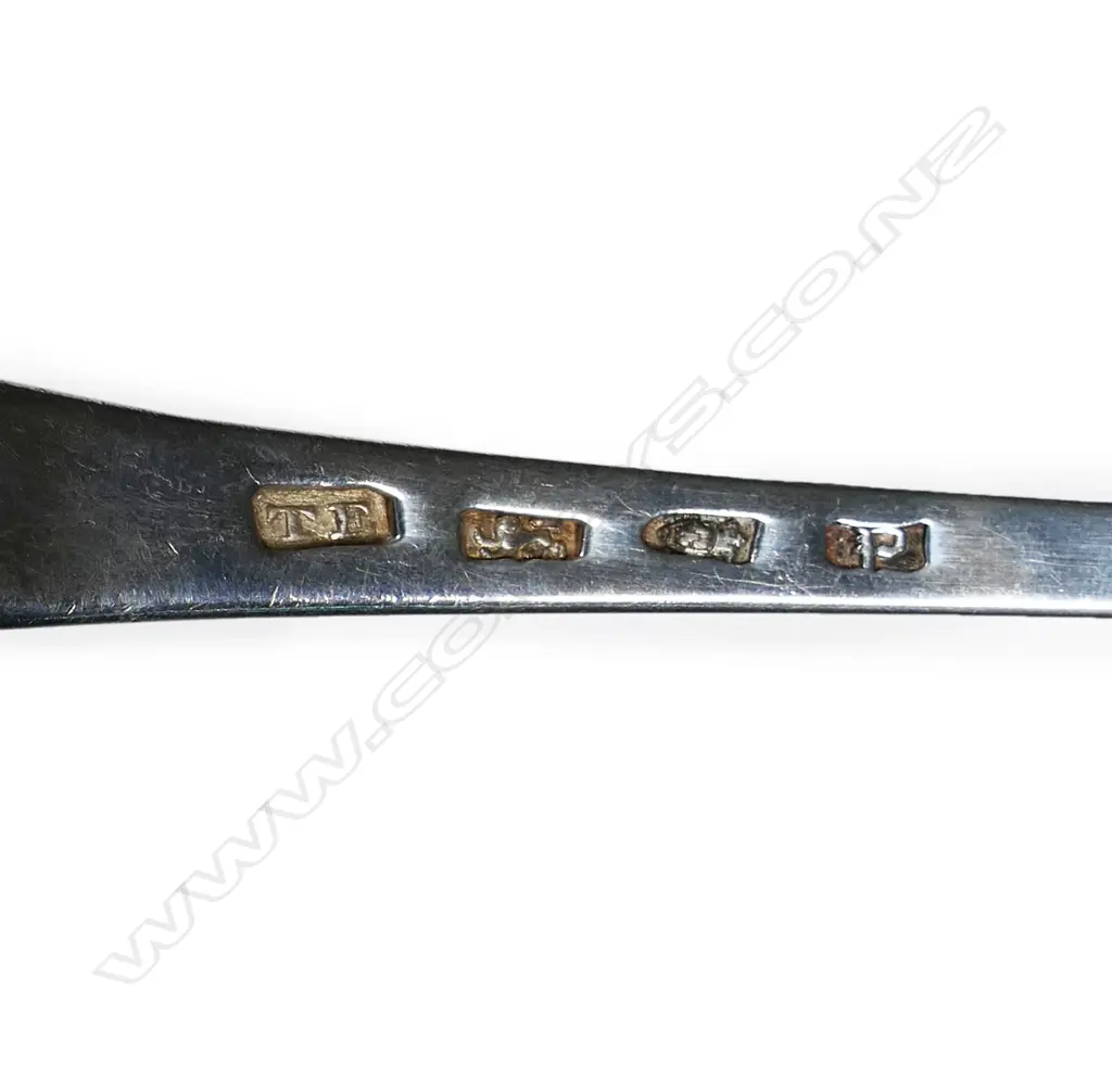 A George III silver ladle, Image 1++