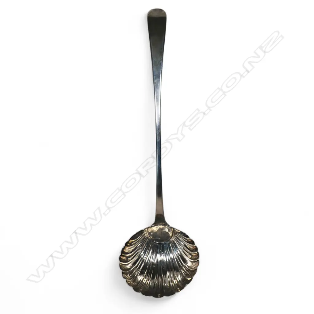 A George III silver ladle, Image 1++