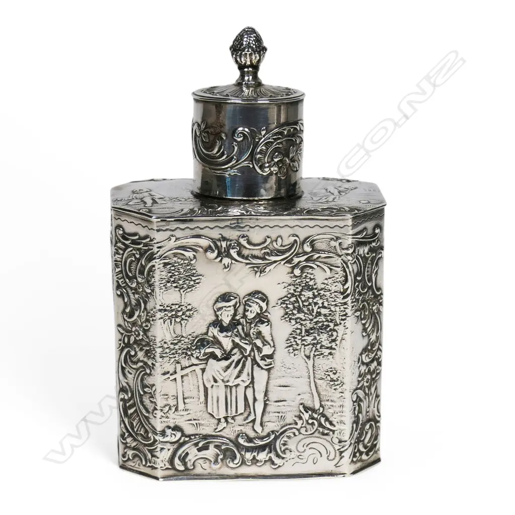 A late 19thC German Hanau silver fancy tea caddy, Image 1++