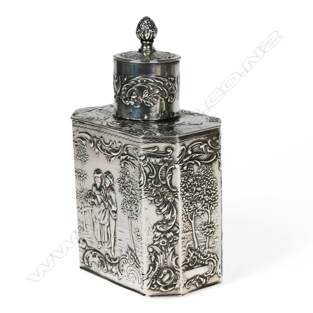A late 19thC German Hanau silver fancy tea caddy, Image 1++