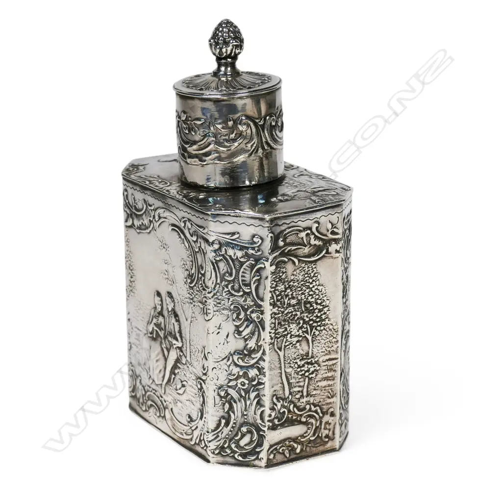 A late 19thC German Hanau silver fancy tea caddy, Image 1++