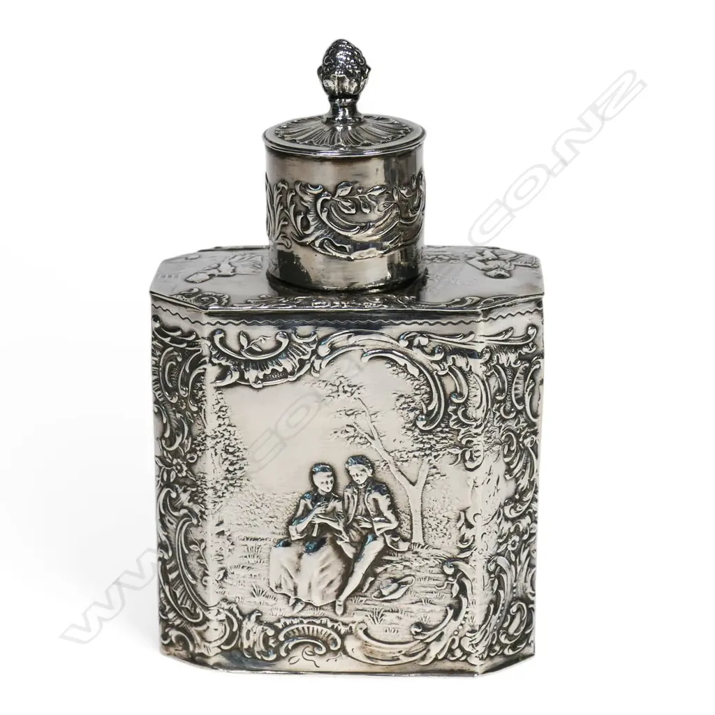 A late 19thC German Hanau silver fancy tea caddy, Image 1++