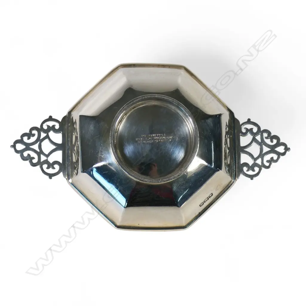 A heavy silver octagonal quaich, Image 1++
