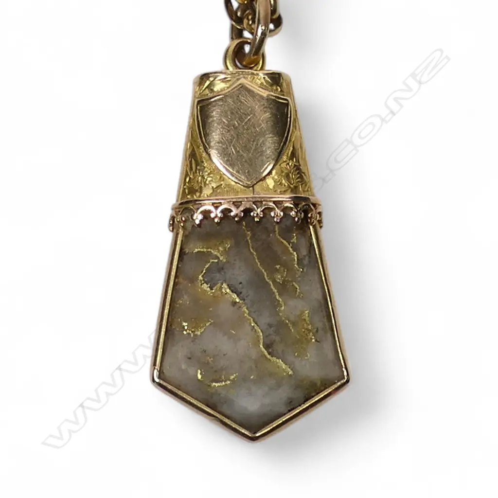 A 9ct gold colonial gold bearing quartz pendant, Image 1++