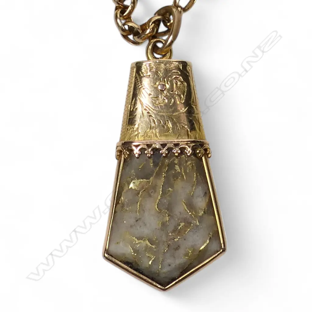 A 9ct gold colonial gold bearing quartz pendant, Image 1++