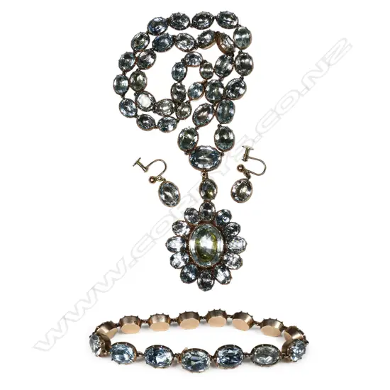 A 15ct and 9ct rose gold and aquamarine suite,