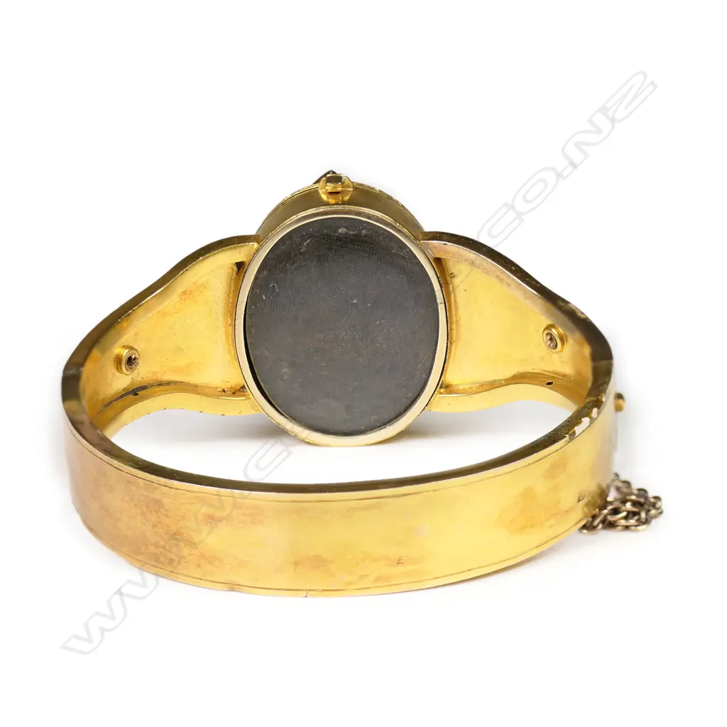 An impressive Victorian 15ct gilded rose gold ornate mourning hinged bangle with locket, Image 1++