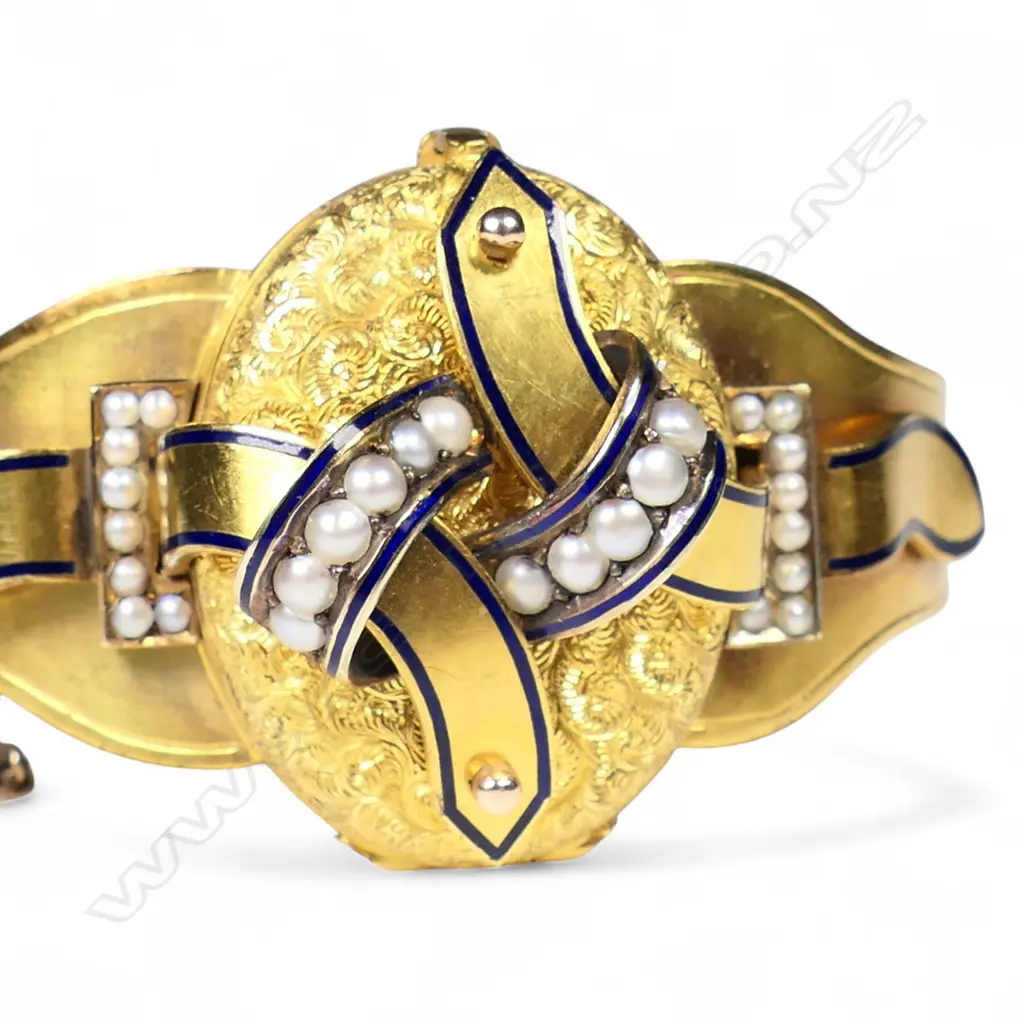 An impressive Victorian 15ct gilded rose gold ornate mourning hinged bangle with locket, Image 1++