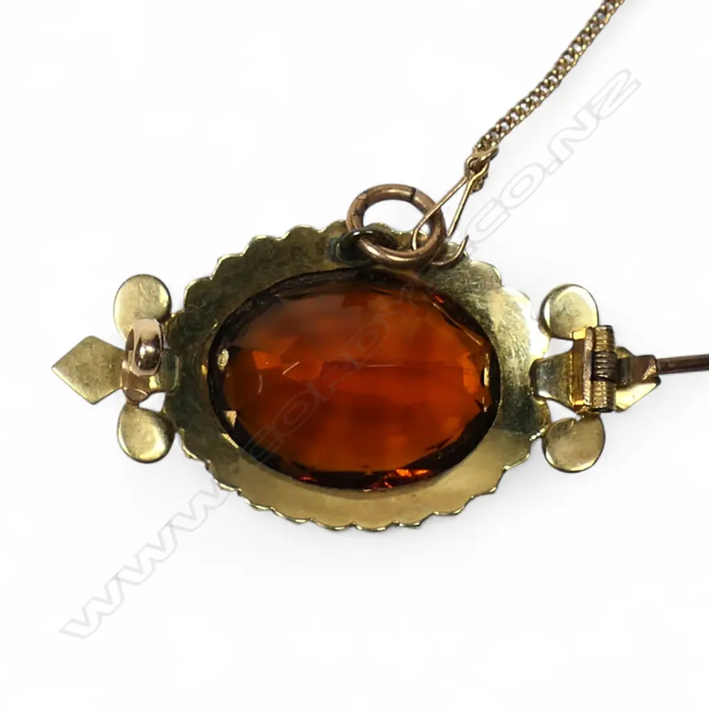 A c.1900 15ct gold seed pearl and topaz brooch, Image 1++