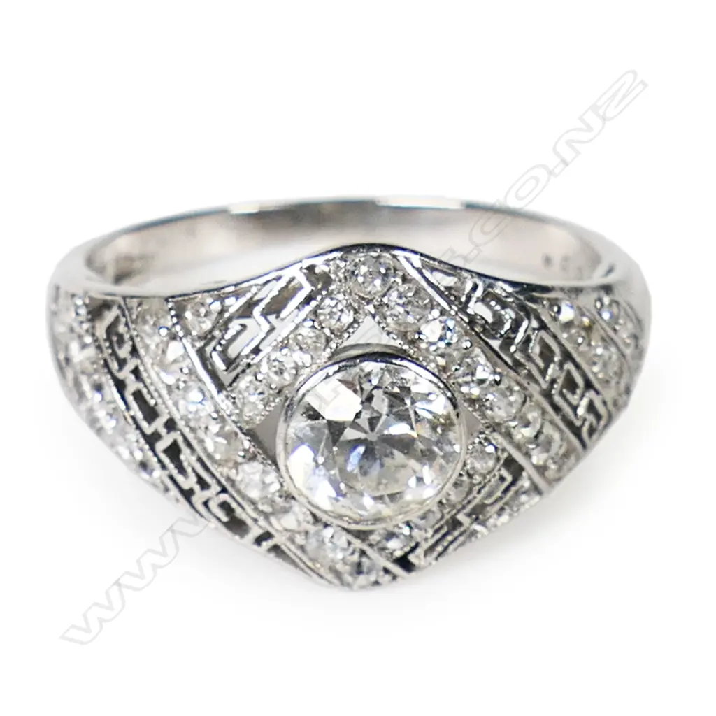 An Art Deco handmade 950 platinum and diamond ring, Image 1++