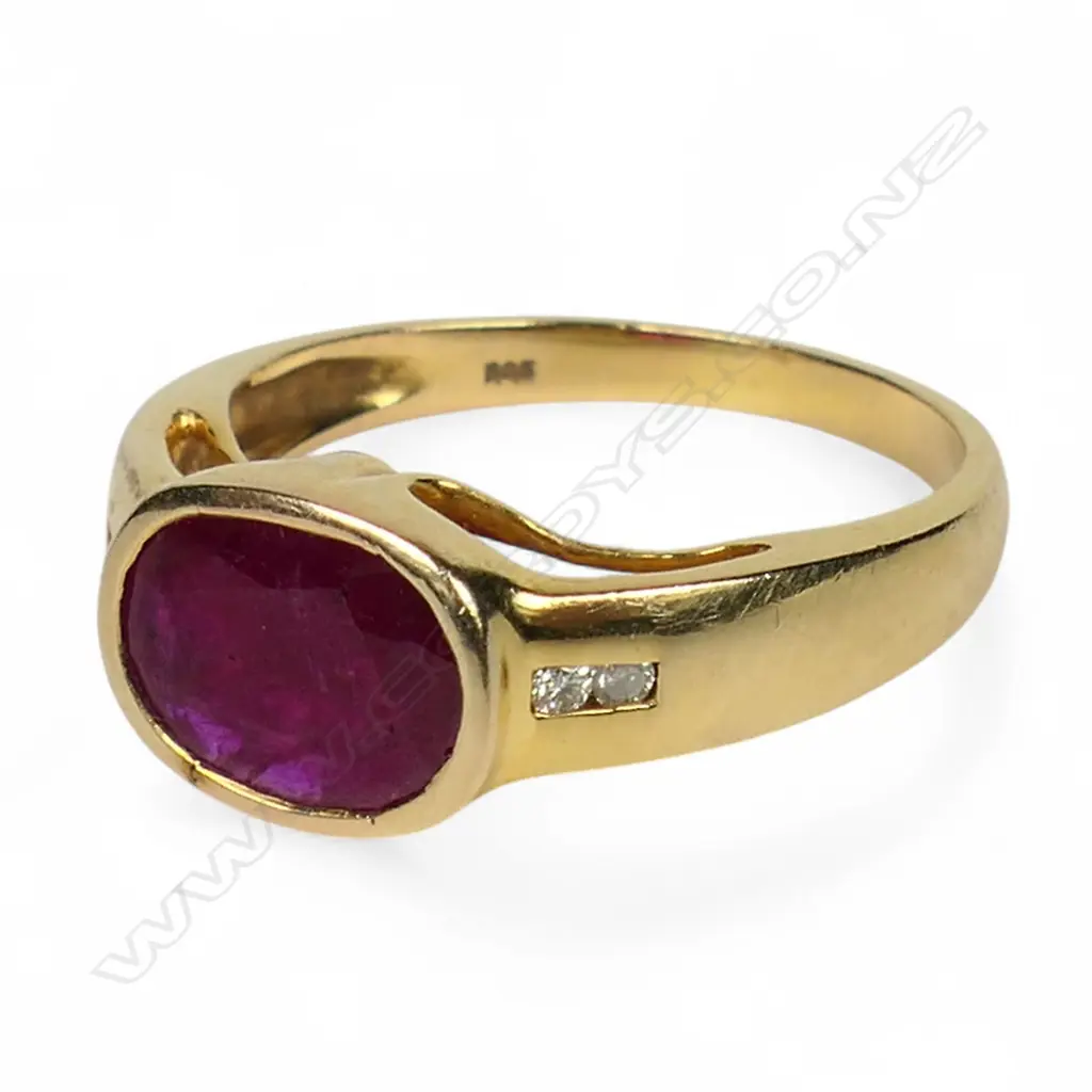 A 14ct gold ruby and diamond ring, Image 1++