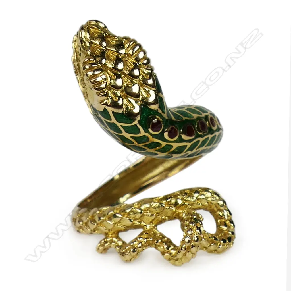An 18ct yellow gold and enamelled snake ring, Image 1++