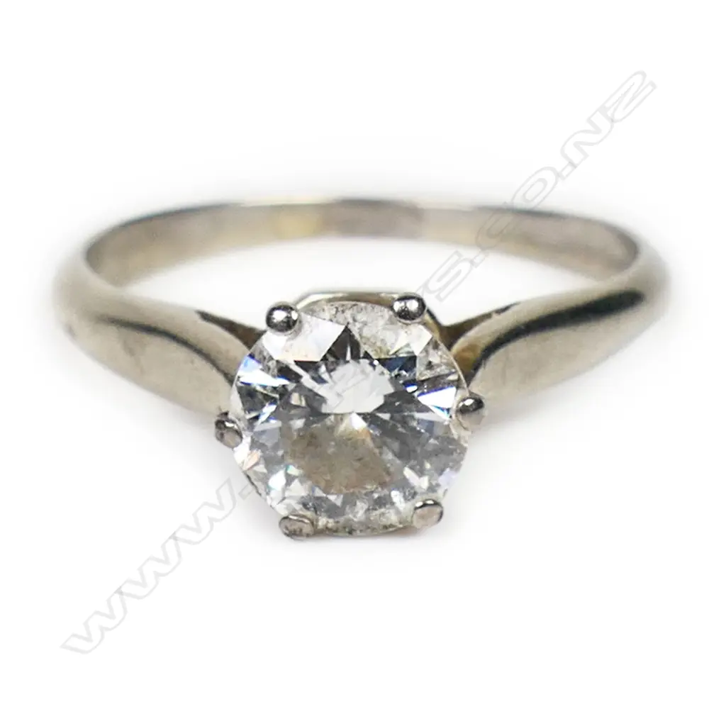 An estate 18ct white gold diamond solitaire ring, Image 1++