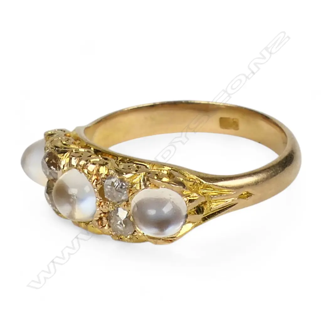 A Victorian 18ct gold moonstone and diamond ring, Image 1++