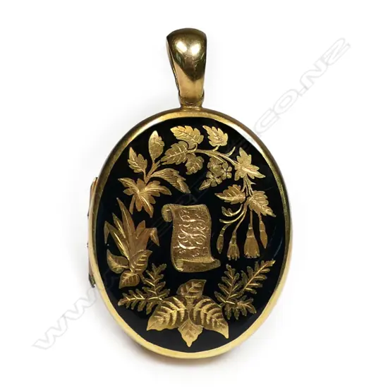 A Victorian 15ct gold locket pendant,