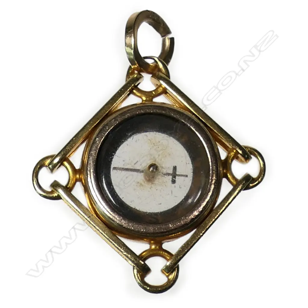 An Edwardian 18ct yellow gold compass pendant fob, Image 1++