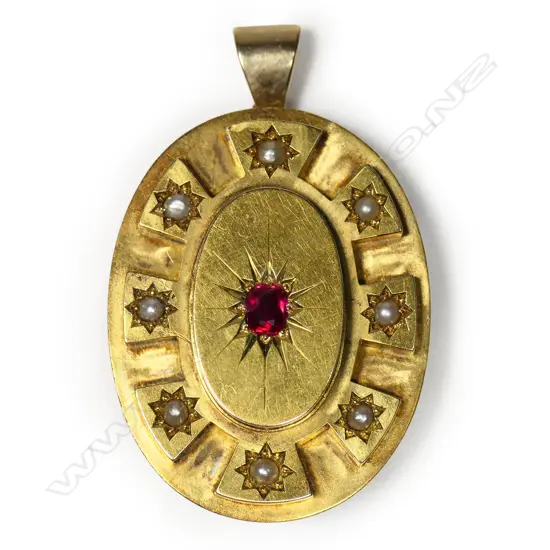 An impressive 15ct gold large mourning locket,