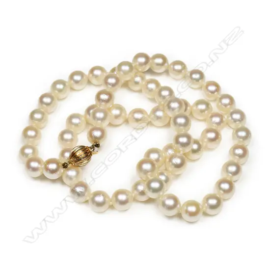 A cultured pearl necklace,