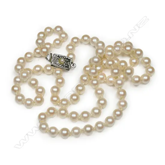 A cultured pearl necklace,