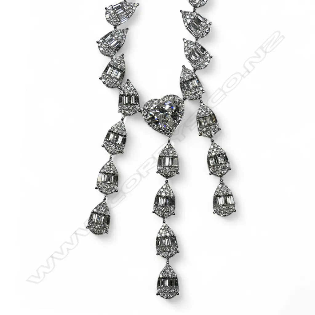 An impressive 18ct white gold and diamond encrusted necklace, Image 1++