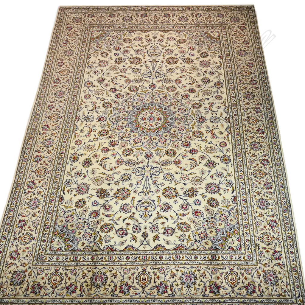A fine Kashan carpet Image 1++
