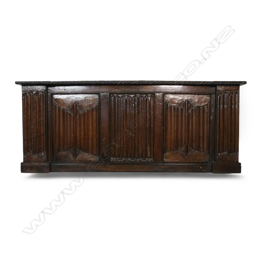 A Tudor style oak linen fold panel, Image 1++