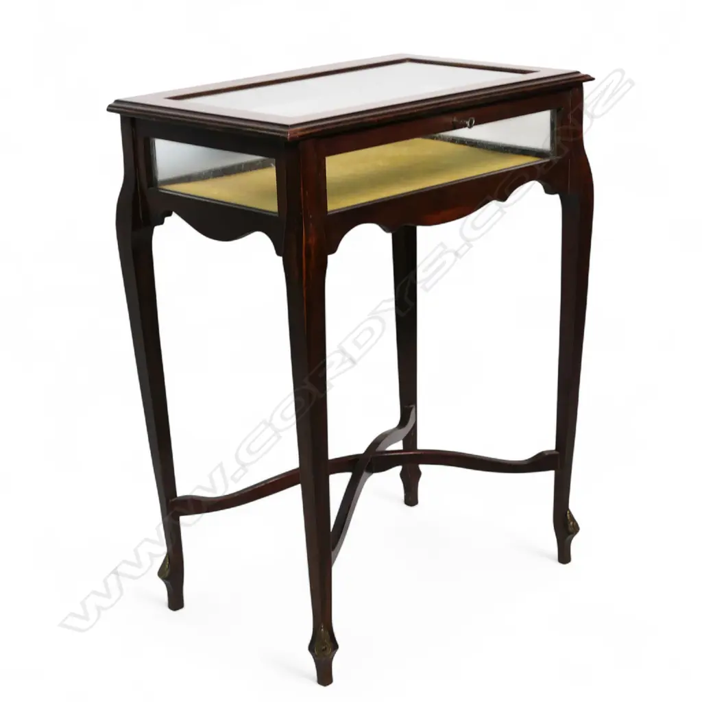 An early 20thC mahogany French style table vitrine, Image 1++