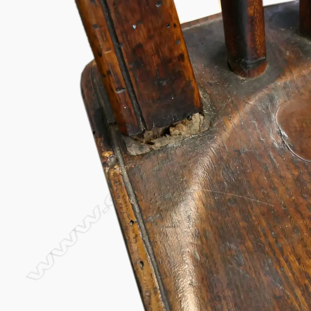 A set of four 19thC elm wheelback dining chairs, Image 1++