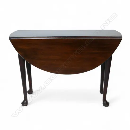 A Georgian mahogany drop leaf table,