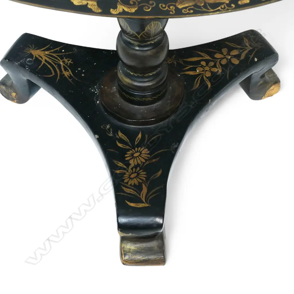 A 19thC Chinese lacquer chinoiserie pedestal tilt top table, Image 1++