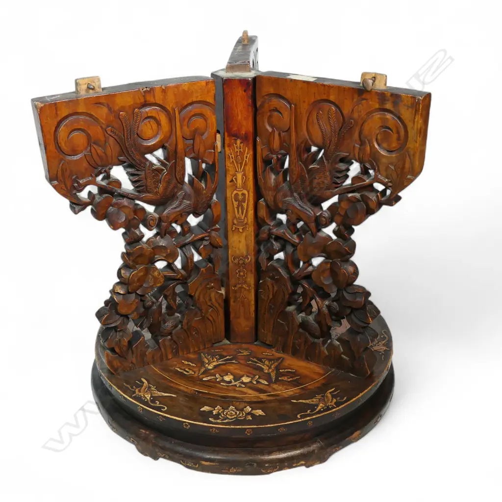 An impressive antique Chinese dining table the round top inlaid with multiple courtyard scenes, bamboo, willow trees, clouds, phoenix birds, etc, Image 1++